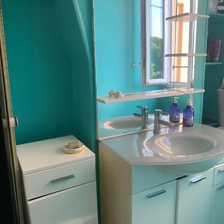 One Bedroom - * Paris